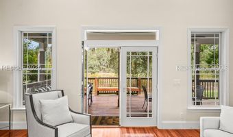 30 Dolphin Point Dr, Beaufort, SC 29907
