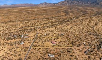 135 W Hawk Way, Amado, AZ 85645