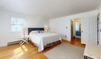 42 Wedgewood Dr, Danbury, CT 06811