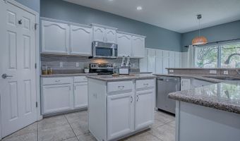 895 SILVERTIP Rd, Apopka, FL 32712
