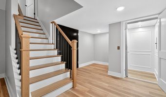 29 W 9TH St, Bayonne, NJ 07002