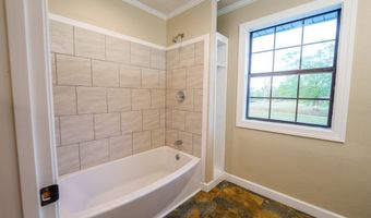 469 Dyal Rd, Baxley, GA 31513