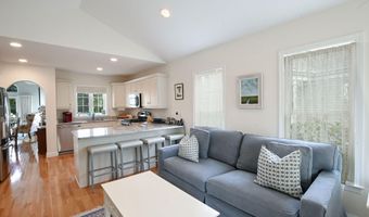 16 Amberwood Ct, Bourne, MA 02532