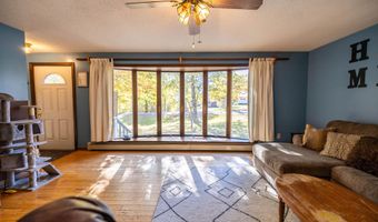 4 Howard Siding Ln, Abbot, ME 04406