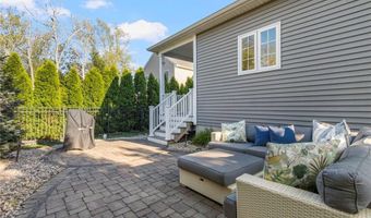 161 Seawynds Dr, North Kingstown, RI 02852