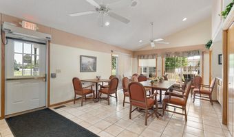 2100 Burr Oak Dr Ln B, Austin, MN 55912