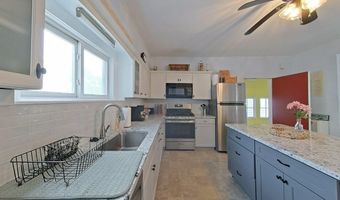36 Dixon St, Newport, RI 02840