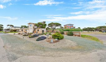 975 OCEAN Dr, Bandon, OR 97411