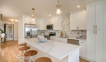 74 Quarry Dock Rd 74, Branford, CT 06405