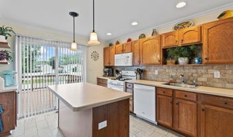 203 Tanglewood Ct, Middletown, NJ 07748
