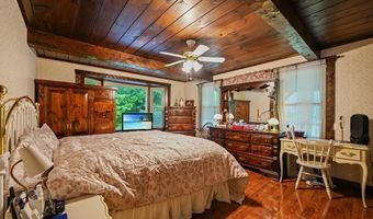 18 Lynn Ellen Dr, Acushnet, MA 02743
