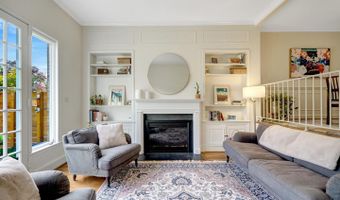 117 PRINCESS St, Alexandria, VA 22314