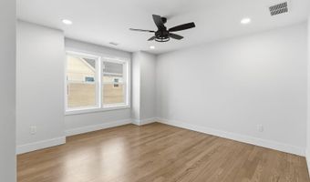 54 E Washington Ave, Atlantic Highlands, NJ 07716