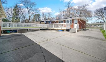 661 W Saint Aubin Dr, Addison, IL 60101
