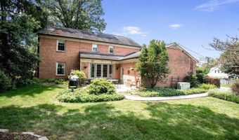 9921 KENTSDALE Dr, Potomac, MD 20854