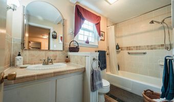 3 Mathews Ave, Bath, ME 04530