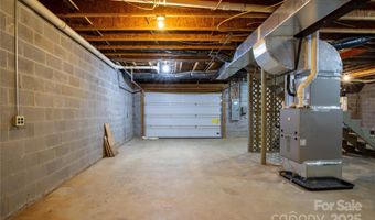 400 Three Dog Mountain Rd, Bakersville, NC 28705