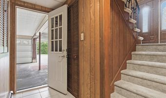 6 Bruce Dr, North Smithfield, RI 02896