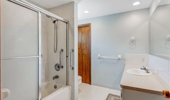 172 Shetland Dr, Amherst, NY 14221