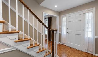 205 CLOVER Dr, Hockessin, DE 19707