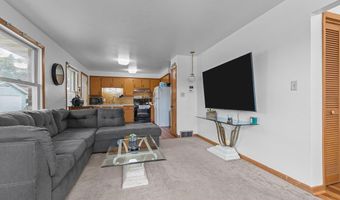 2415 N LOCUST St, Appleton, WI 54914