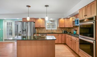188 Falls Rd, Bethany, CT 06524