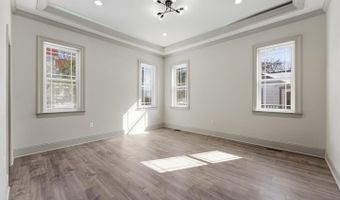 7301 CALVERT St, Annandale, VA 22003