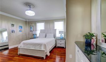 35 Pelham St A, Newport, RI 02840