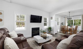 60 Harmony St, Cranston, RI 02920