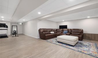 64 Fieldstone Ln, North Kingstown, RI 02874
