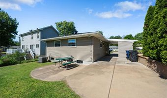7932 Kingwood St, Affton, MO 63123
