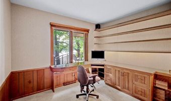 451 Reflection Rd, Apple Valley, MN 55124