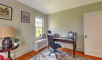 32 Chapin Rd, Barrington, RI 02806