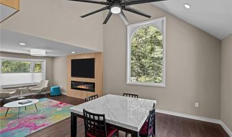 37 Dye Hill Rd, Hopkinton, RI 02832