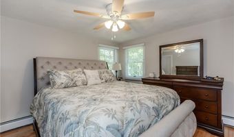 30 Warren Ave, Johnston, RI 02919
