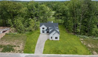 810 Club Dr W, Aurora, OH 44202