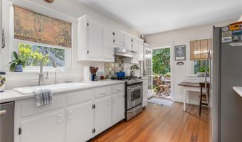 141 Coggeshall Ave, Newport, RI 02840