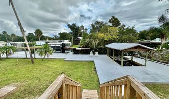 55744 HOLIDAY Cir, Astor, FL 32102