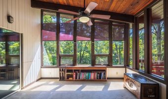 15 Angela St, Athens, OH 45701