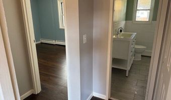 498 Oak Ave APT 28, Cheshire, CT 06410