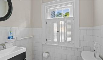 20 Bowen St, East Providence, RI 02916