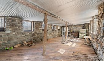 140 Wild Mountain Ln, Barnardsville, NC 28709