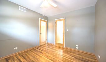 106 W Cedar St, Arlington Heights, IL 60005