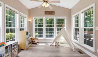 1007 Copper Ridge Ct, Apex, NC 27502