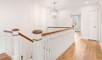 3 Knowlton Ct, Bristol, RI 02809