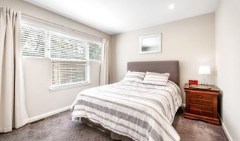 23 Bristol Ct 23, Bayonne, NJ 07035