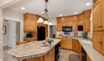 150 N Countryside Dr, Ashland, OH 44805