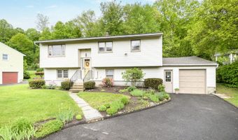 30 Tamanny Trl, Danbury, CT 06811