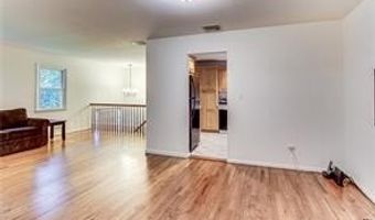 8 Apple Blossom Ct, Airmont, NY 10952