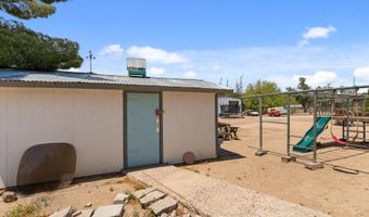 18995 E Saguaro Dr, Black Canyon City, AZ 85324